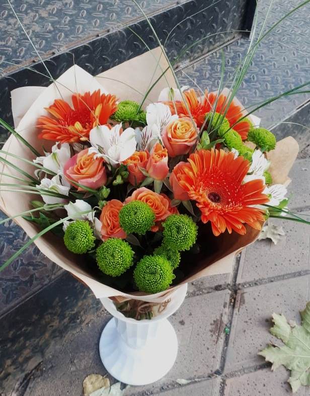 Букет цветов из: Герберы, Хризантемы, Альстромерии и Розы в Детчино