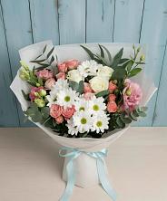 Букет цветов из:  Розы, Лизиантусы и Хризантемы в Детчино