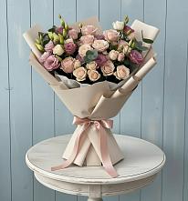 Букет цветов из:  Розы и Лизиантусы в Детчино