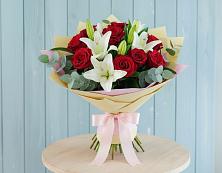 Букет цветов из:  Лилии и Розы в Детчино