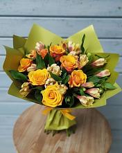 Букет цветов из:  Альстромерии и Розы в Детчино