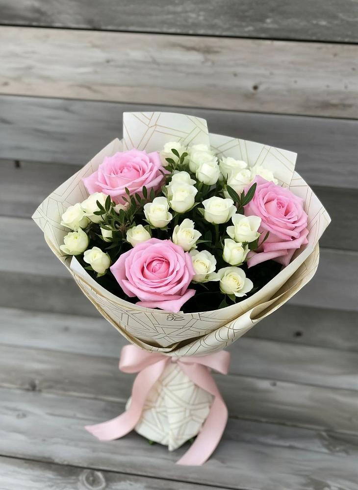 Букет цветов из: Розы в Детчино