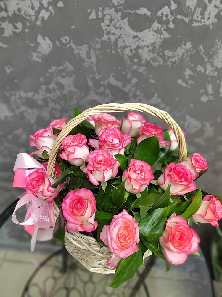 Цветочная композиция из Розы в корзине в Детчино