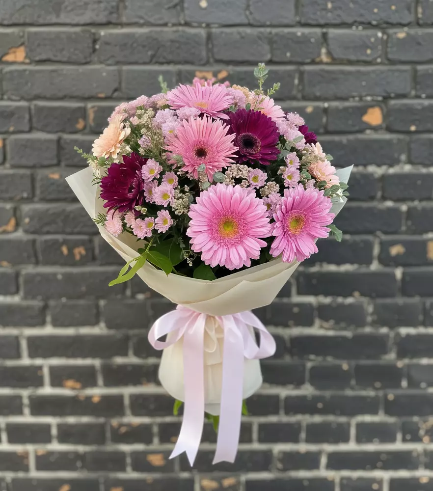 Букет цветов из: Герберы и Хризантемы в Детчино