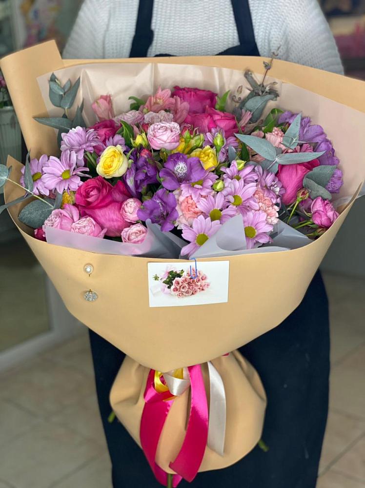 Букет цветов из: Хризантемы, Гвоздики и Альстромерии в Детчино