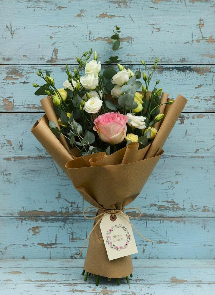 Букет цветов из: Розы и Лизиантусы в Детчино