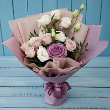 Букет цветов из:  Розы и Лизиантусы в Детчино