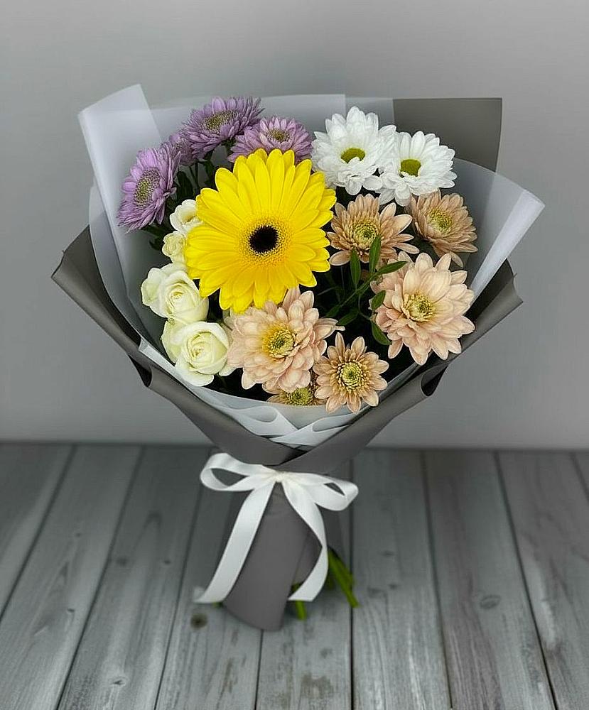 Букет цветов из: Розы, Герберы и Хризантемы в Детчино