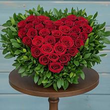 Цветочная композиция из Розы в виде сердца в Детчино