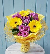 Букет цветов из:  Хризантемы и Герберы в Детчино
