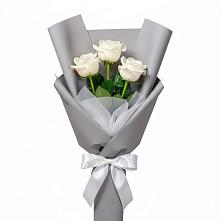 Букет 3 белые розы в Детчино