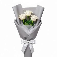 Букет 3 белые розы в Детчино