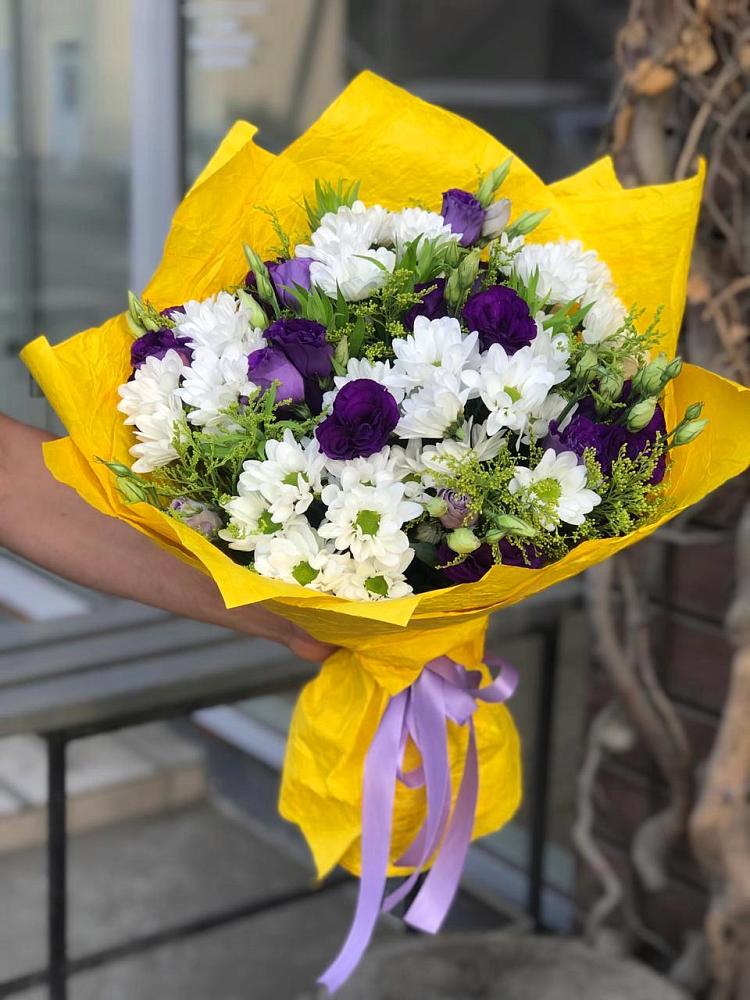 Букет цветов из: Ирисы, Хризантемы и Ромашки в Детчино