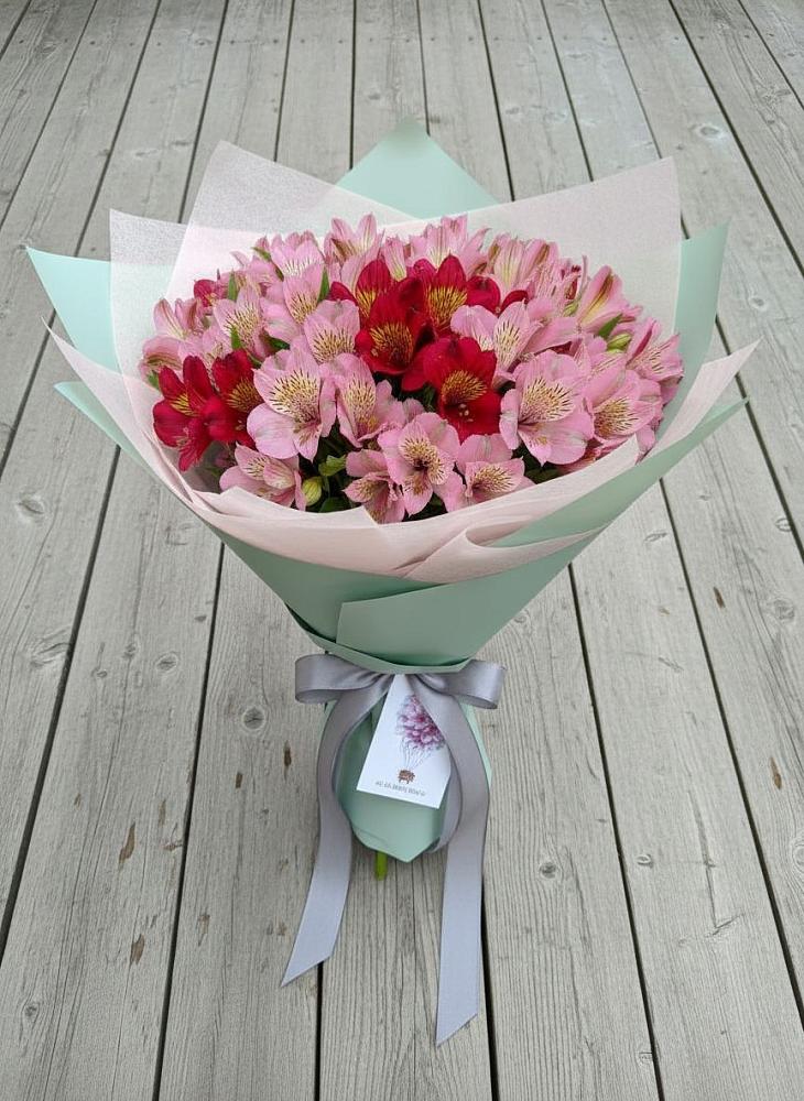 Букет цветов из: Альстромерии в Детчино