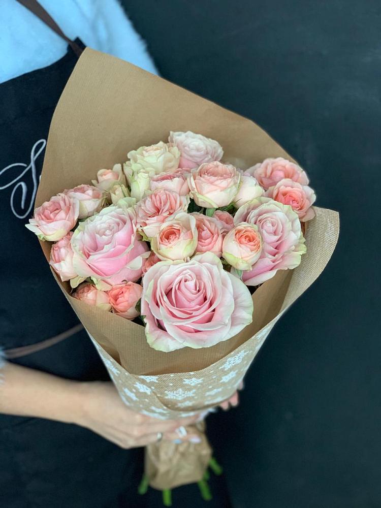 Букет цветов из: Хризантемы и Розы в Детчино