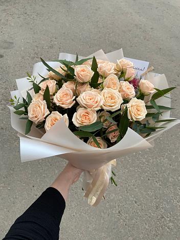 Букет Кремовые розы Латте в Детчино