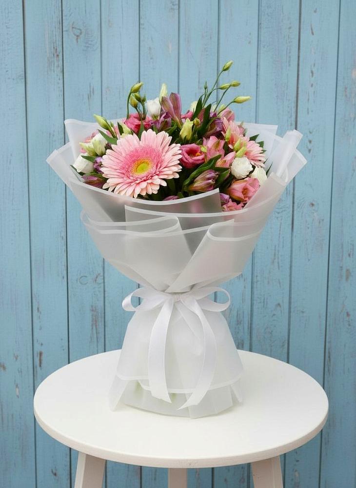 Букет цветов из: Герберы, Альстромерии и Лизиантусы в Детчино