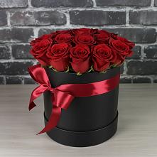 Цветочная композиция из Розы в шляпной коробке в Детчино