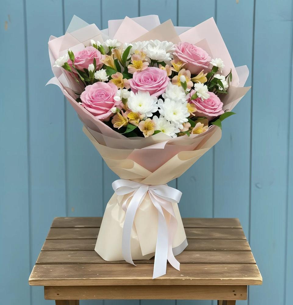 Букет цветов из: Гвоздики, Орхидеи и Розы в Детчино