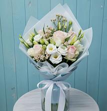 Букет цветов из:  Розы и Лизиантусы в Детчино