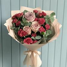 Букет цветов из:  Гвоздики и Розы в Детчино