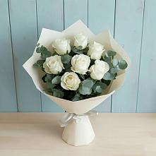 Букет Белые розы в Эвкалипте в Детчино