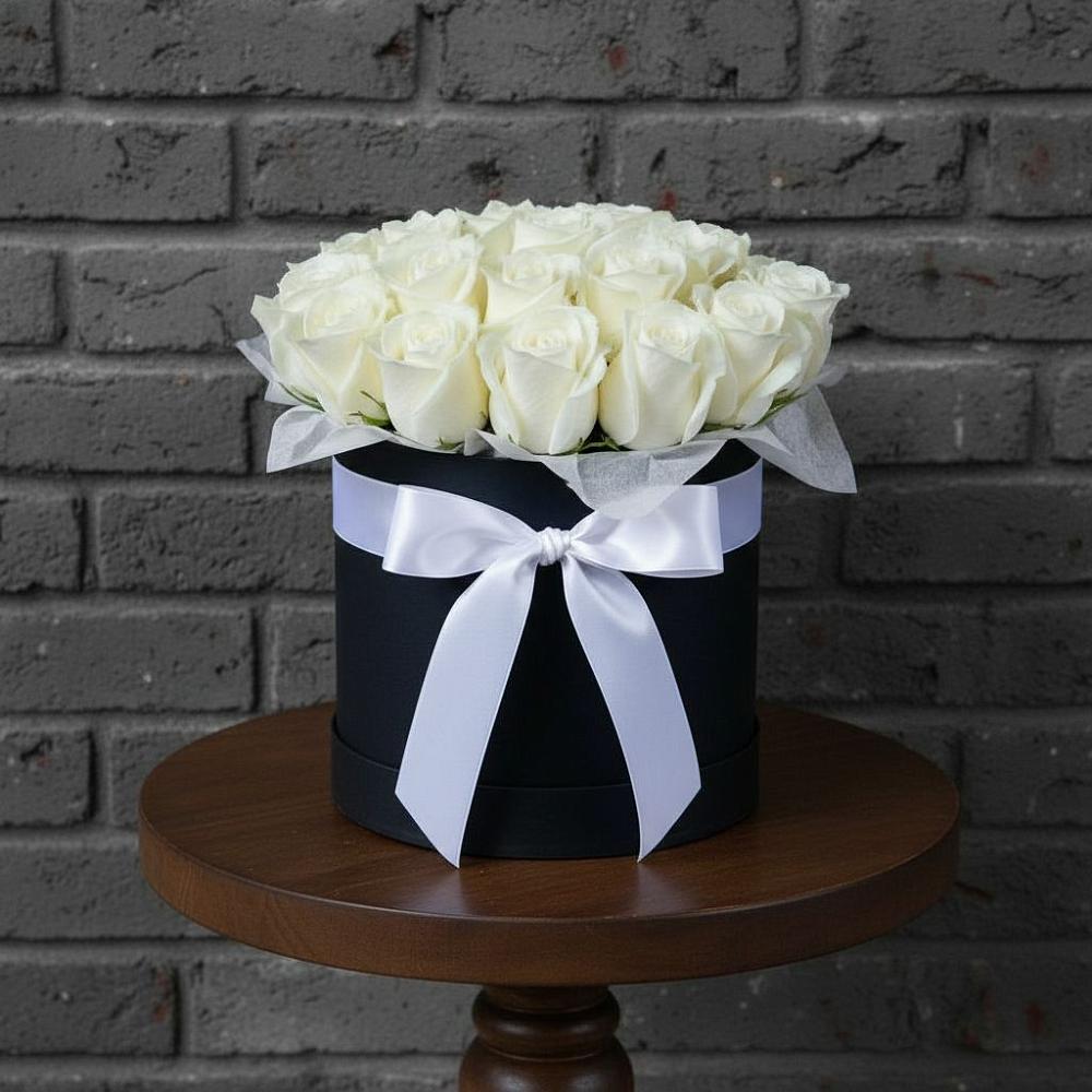 Цветочная композиция из Розы в шляпной коробке в Детчино