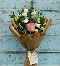 Букет цветов из:  Розы и Лизиантусы в Детчино