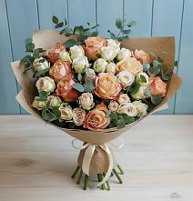 Букет цветов из:  Альстромерии и Розы в Детчино