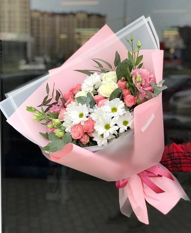 Букет цветов из: Розы, Лизиантусы и Хризантемы в Детчино