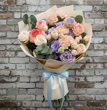 Букет цветов из:  Розы, Лизиантусы и Гвоздики в Детчино