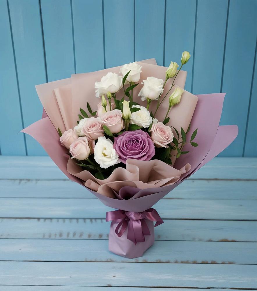 Букет цветов из: Розы и Лизиантусы в Детчино